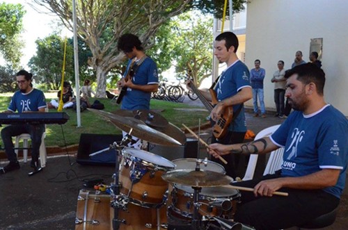 Grupo Manacá faz apresentação na Feagri